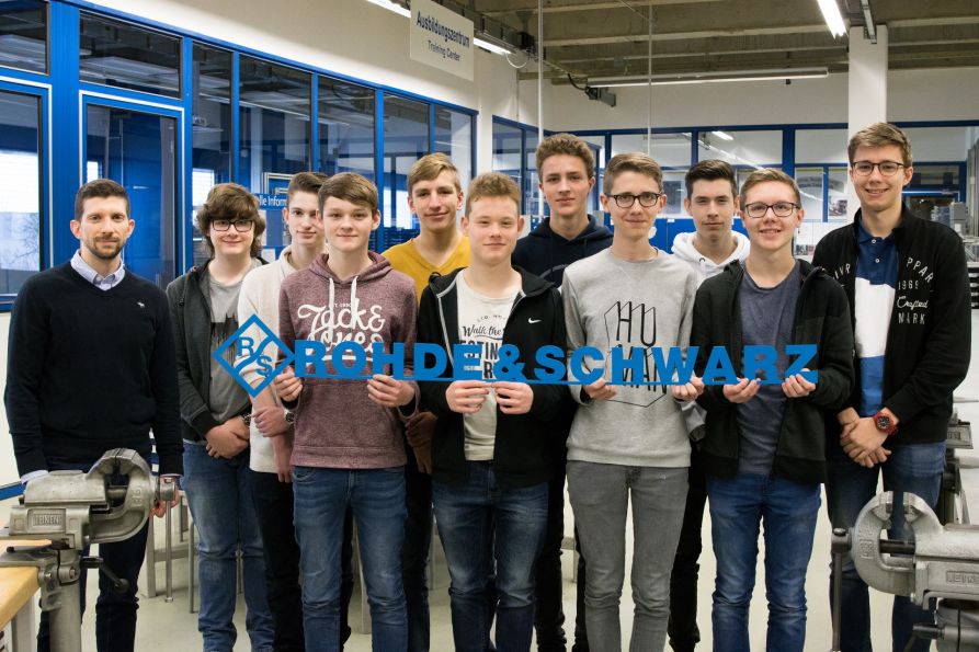 Schüler der Oberstufe des Fraunhofer-Gymnasiums nahmen an Ganztags-Workshops mit Bewerbertraining bei Firmen des Landkreises teil.